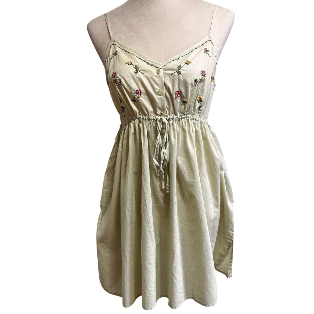 Vintage Y2K Victoria’s Secret Country Cotton Floral Cottage Embroidered Slip M